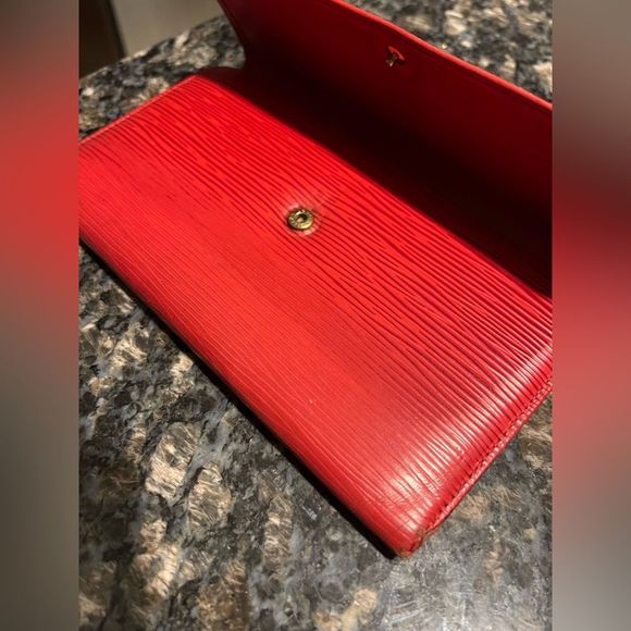 Louis Vuitton red epi long wallet - Picture 3 of 12